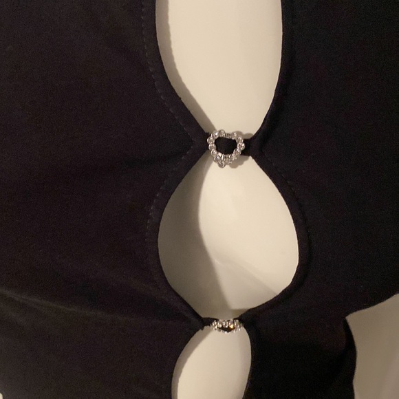 Black, peekaboo, crop top, heart rhinestone buttons - Picture 4 of 7